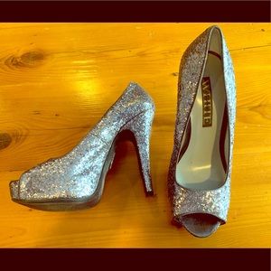 Vera Wang platform peep toe heels